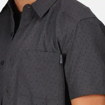 Regatta Mens Mindano VII Short Sleeved Shirt | Seal Grey Space Triangle Print